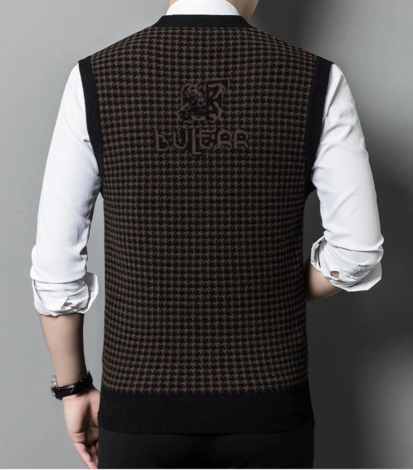 Mens Sleeveless Sweater Vests Check V-Neck Knitwear Pullover Button Down Cardigan Vest with Pockets