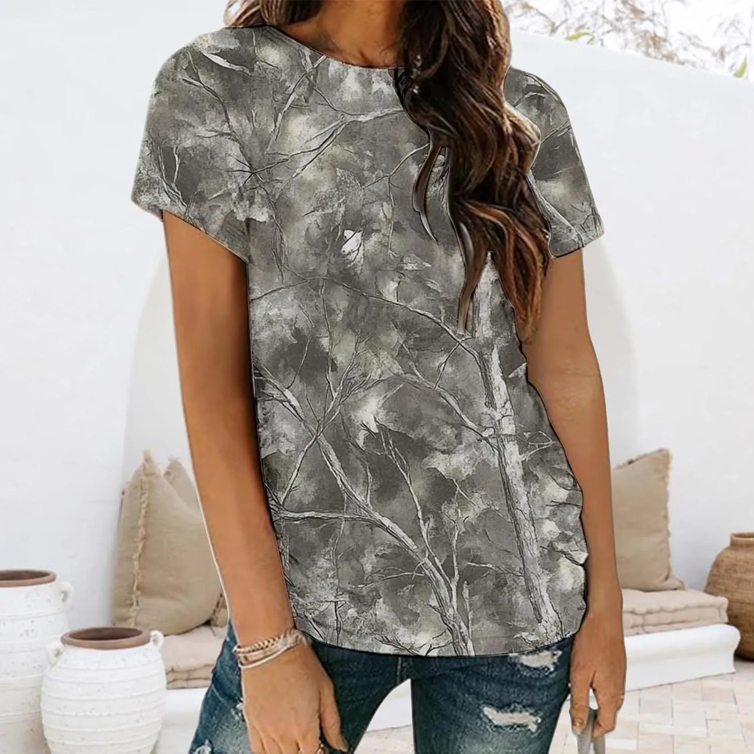 Womens Tops 2025 Casual Maple Leaf Print Graphic Tee Tops Fashion Summer T Shirts Comfy Crew Neck Short Sleeve T-Shirts