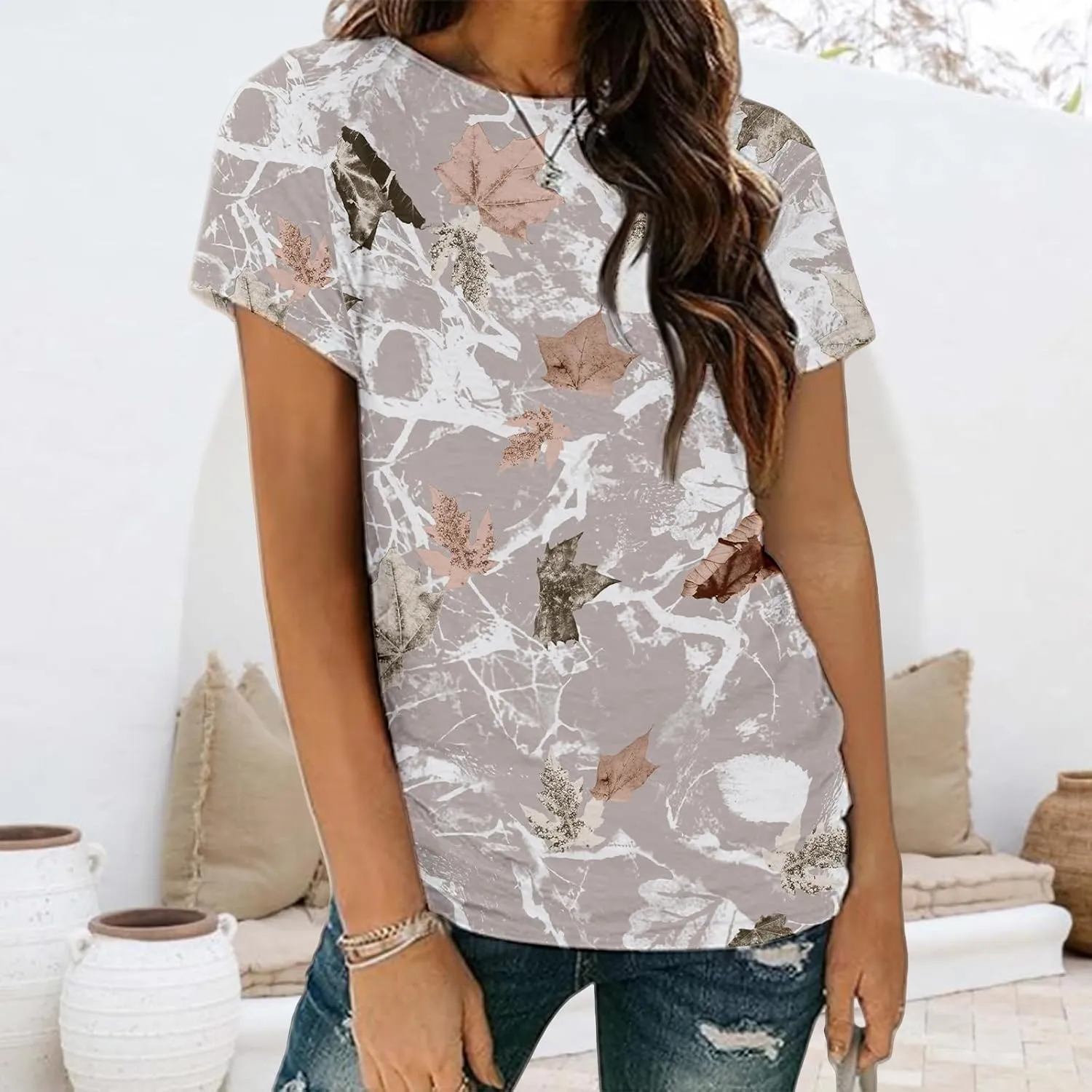 Womens Tops 2025 Casual Maple Leaf Print Graphic Tee Tops Fashion Summer T Shirts Comfy Crew Neck Short Sleeve T-Shirts